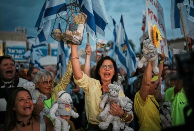 Croix-Rouge yerekeje muri Gaza kwakira imbohe zikiri nzima, mugihe hitegurwa gusinya amasezerano y'amahoro hagati ya Hamas na Israeli