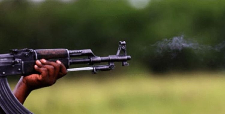 Rutsiro: Umupolisi yarashe Umu-DASSO n'umuturage nawe ahita yirasa