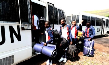 Abarwanyi 15 bahoze muri FDLR n'abo mu miryango yabo batashye mu Rwanda