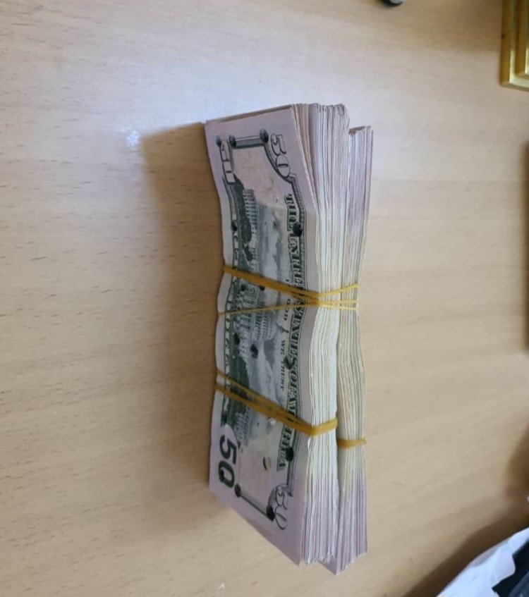 Polisi yafashe babiri bacyekwaho gukora no gukwirakwiza amadolari y’amiganano