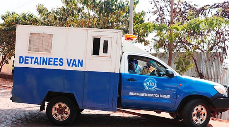 Umwarimu wigisha muri kaminuza ukekwaho gusambanya abana abashukisha amafaranga yatawe muri yombi